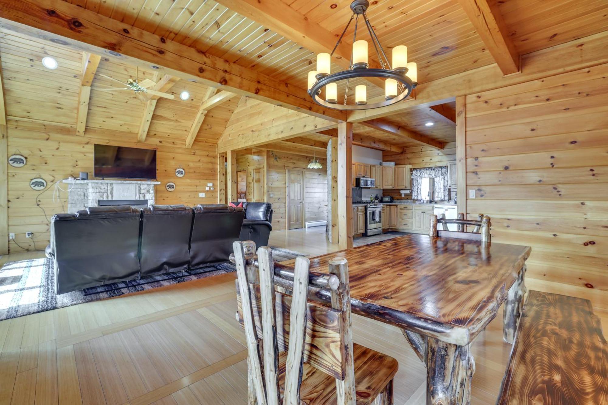 1 Mi To Henry Peaceful Poconos Cabin!