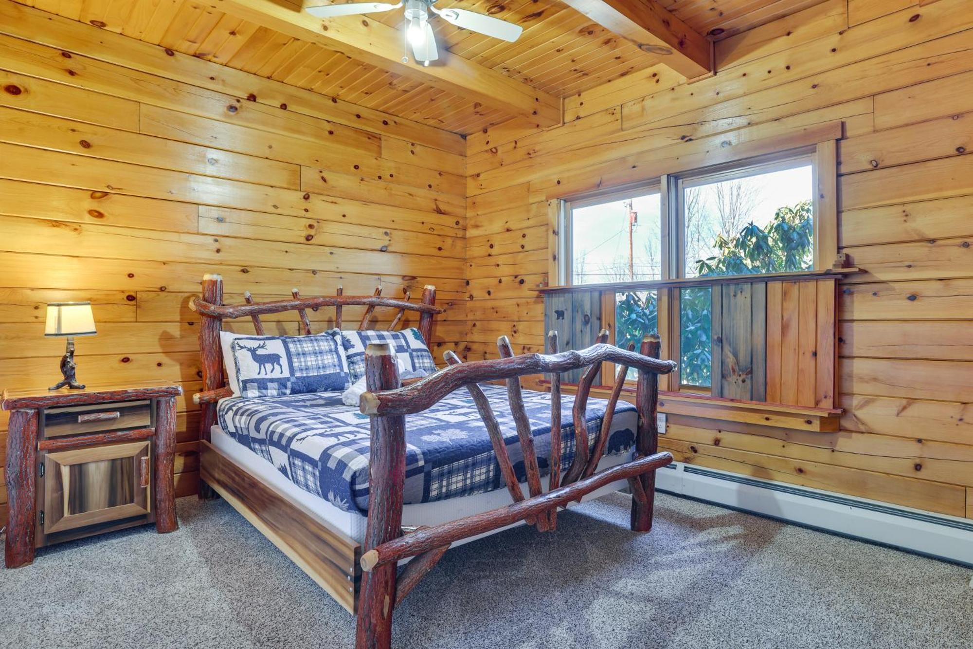 1 Mi To Henry Peaceful Poconos Cabin! *