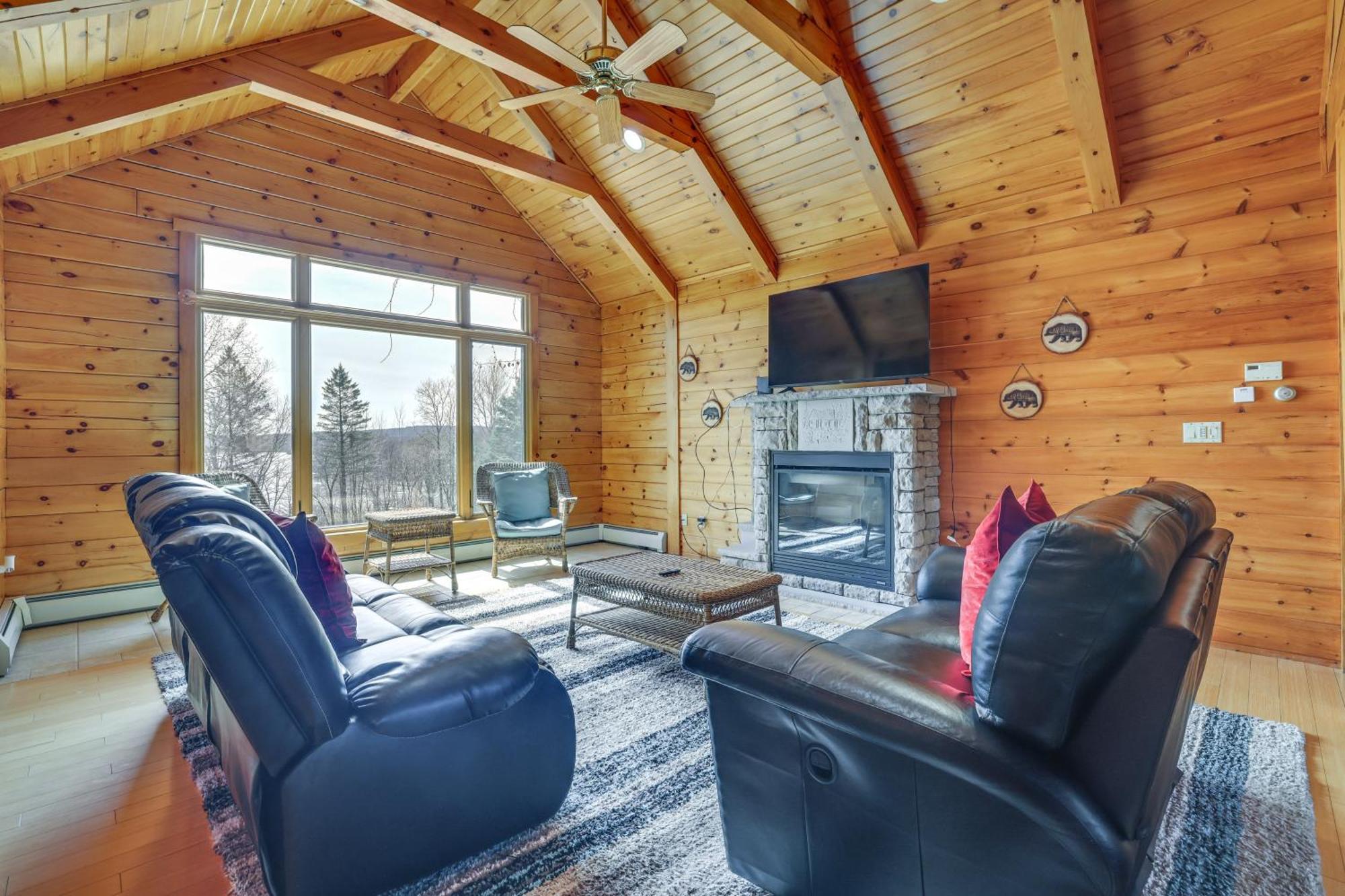 1 Mi To Henry Peaceful Poconos Cabin! Lake Ariel