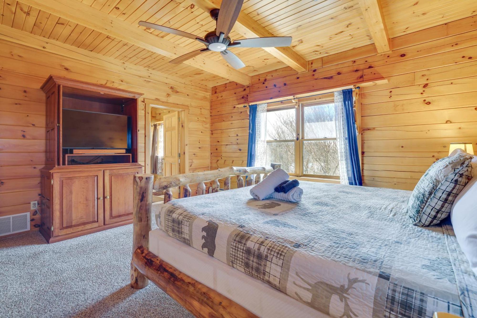 1 Mi To Henry Peaceful Poconos Cabin! Holiday home